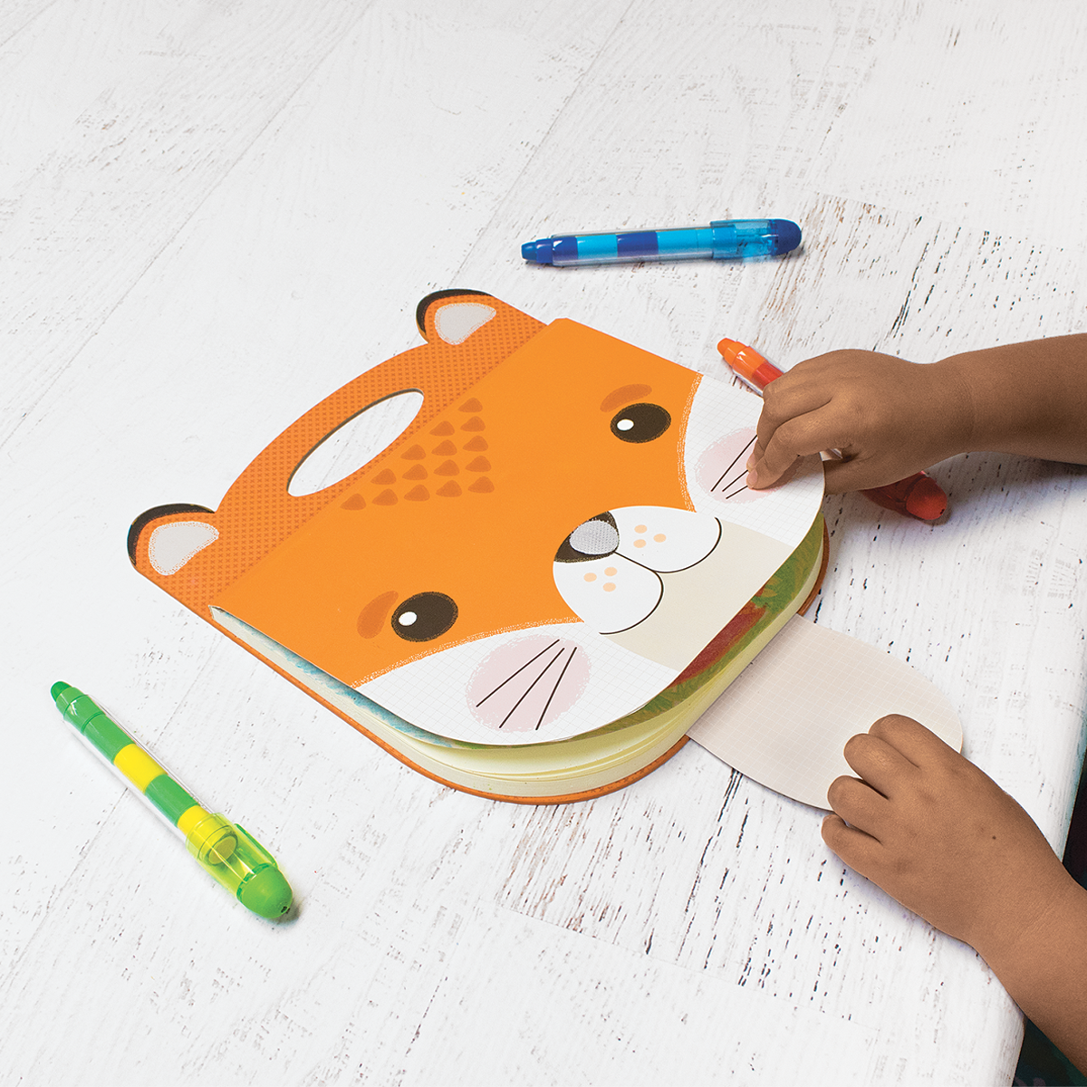 Carry Along: Sketchbook - Fox (9" x 7" Paper;60 Sheets)