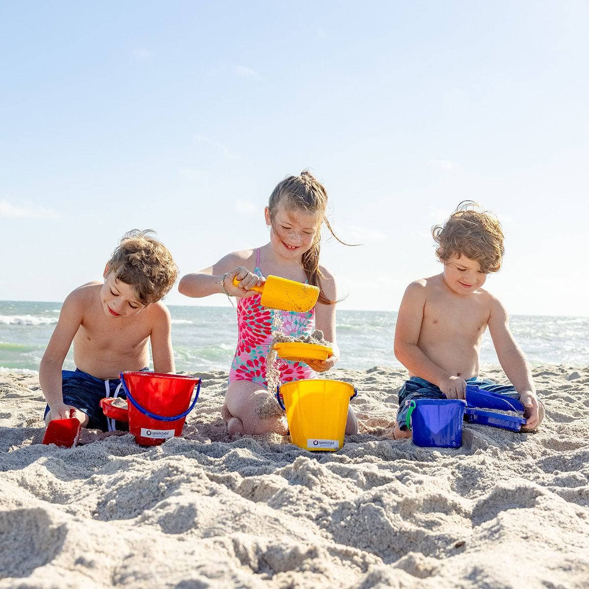 Sand & Snow Pail – 2.5L Heavy-Duty Bucket (Assorted Colors)