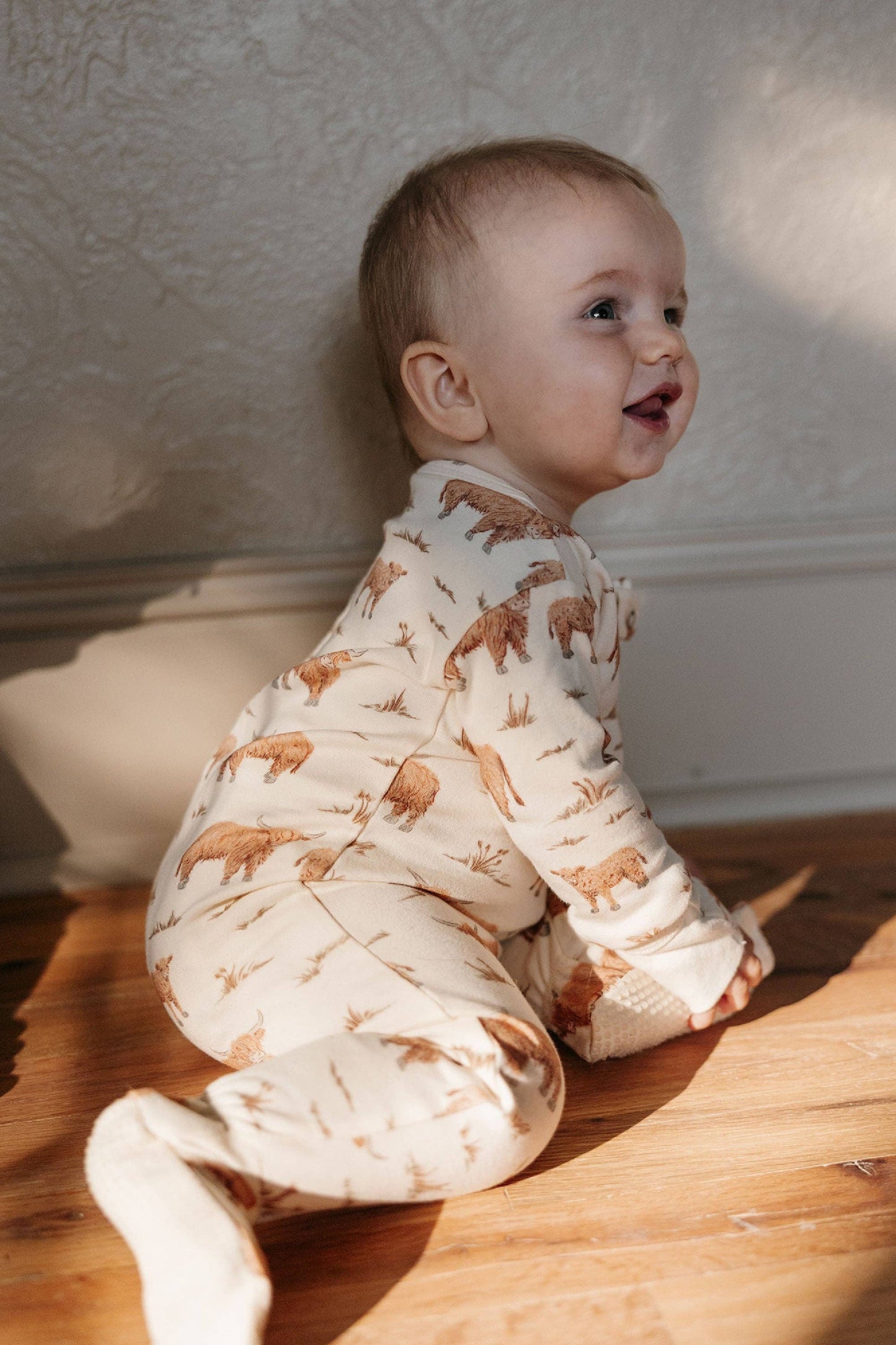 Highland Cow | Organic Zipper Footie: 0-3m