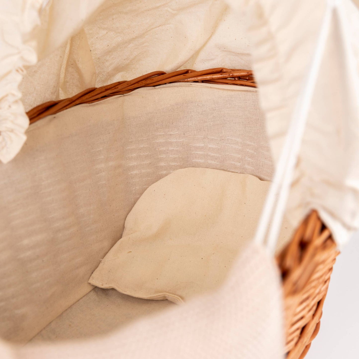 Wicker Pram Eggshell