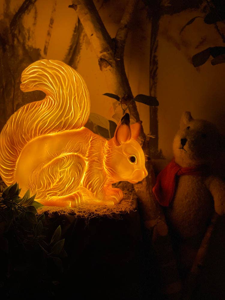 Squirrel Lamp w/ Plug