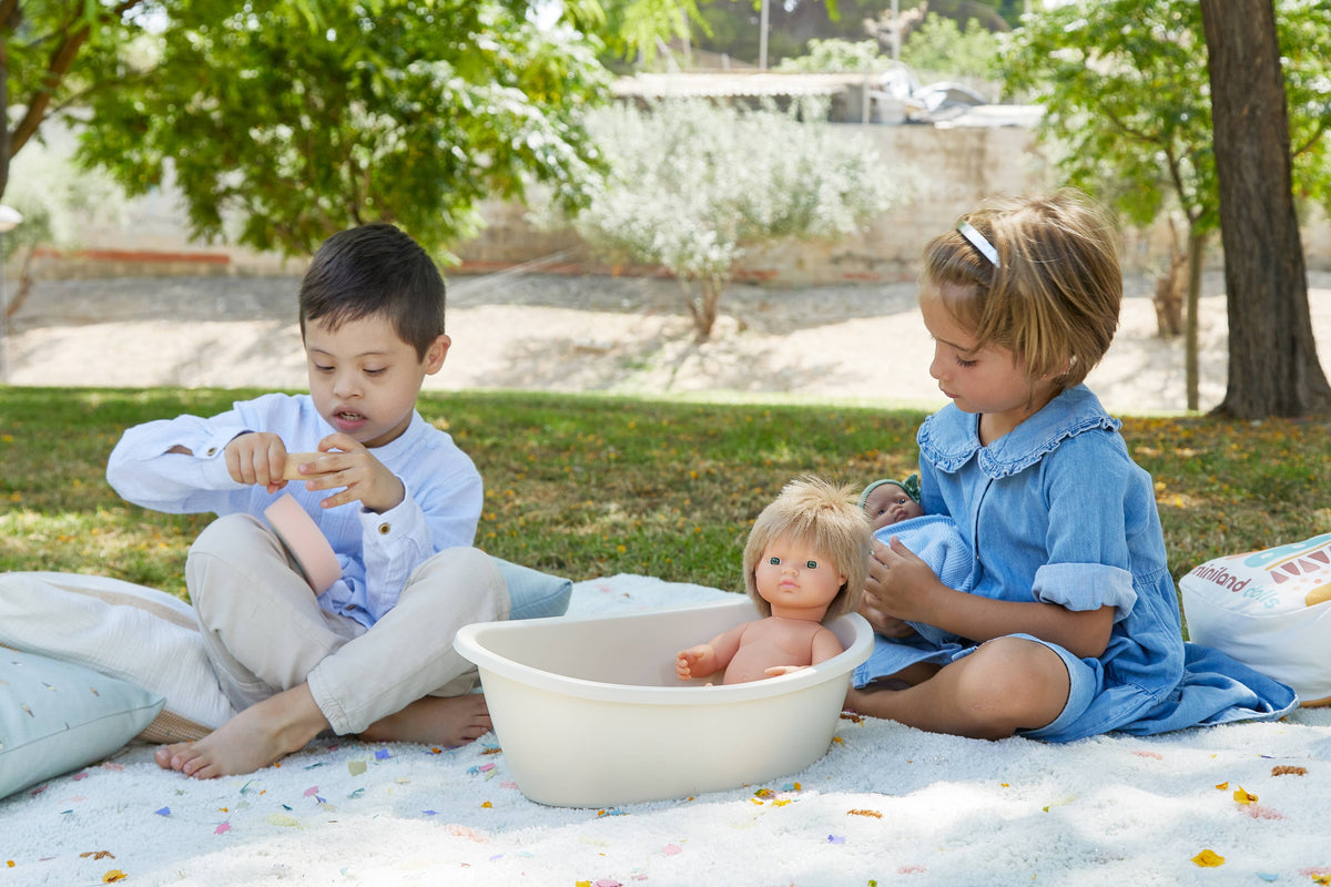 Doll Bathtub and Rainbow Sponge Set