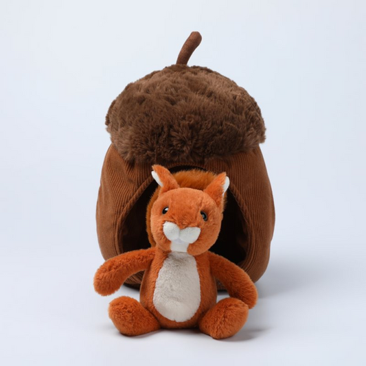 McHugs Oak Squirrel House Scene