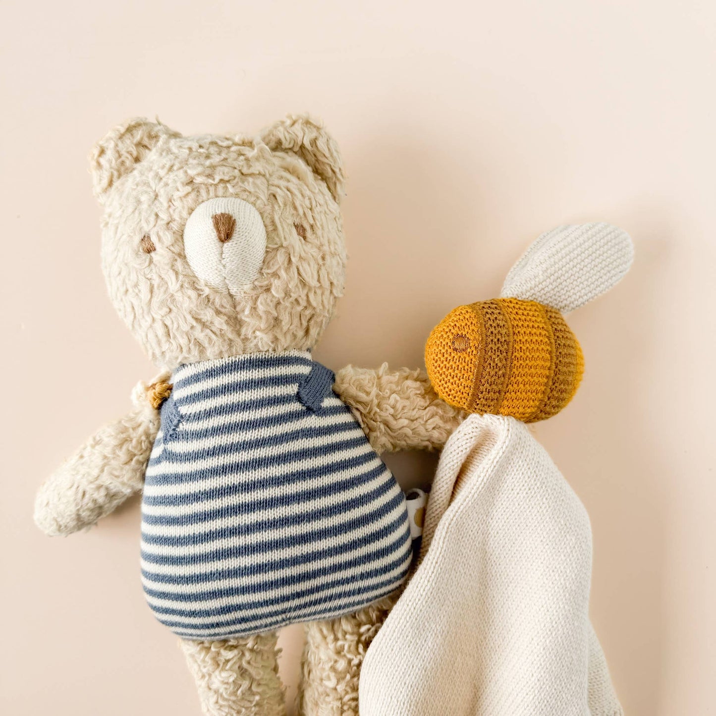 Lovey Bee, Cream Cuddle Cloth